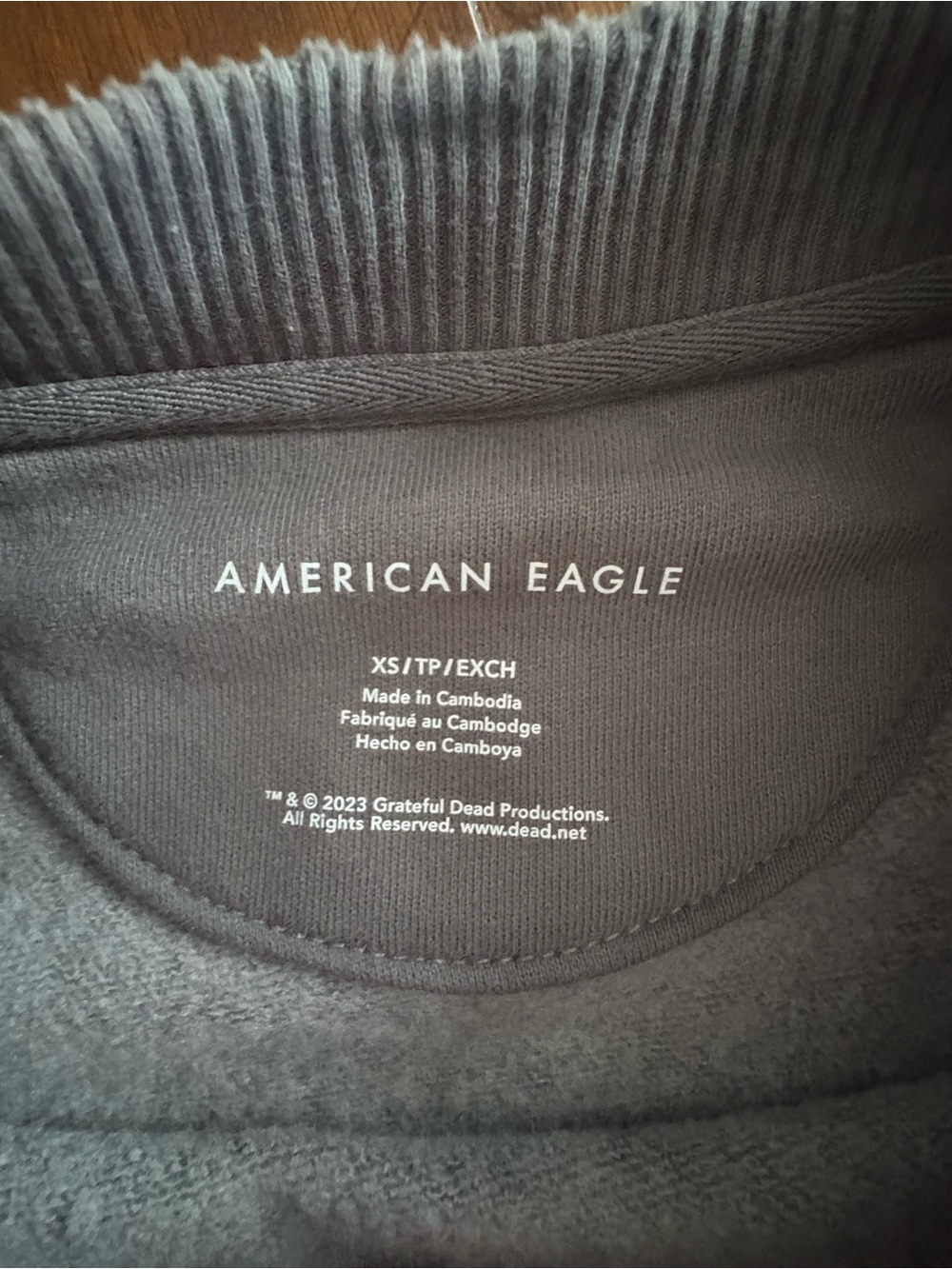 American Eagle Outfitters Gray Crewneck Sweater with Purple and Blue Graphic - Picture 5 of 6